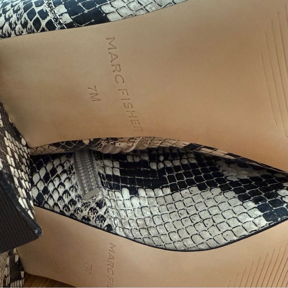 NWB Marc Fisher Retie2 Over-the-Knee Snake Print Boots – 7M – NEW With Box - Picture 7 of 9